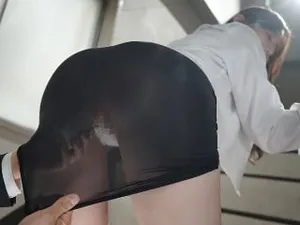 https://bit.ly/3xUcAY9 第2部分。 发现苗条、时尚的美丽！ Reika 是眼科医生，似乎性欲不羁，和老外三人行！ 今天她又会给我们带来怎样的情色图呢？